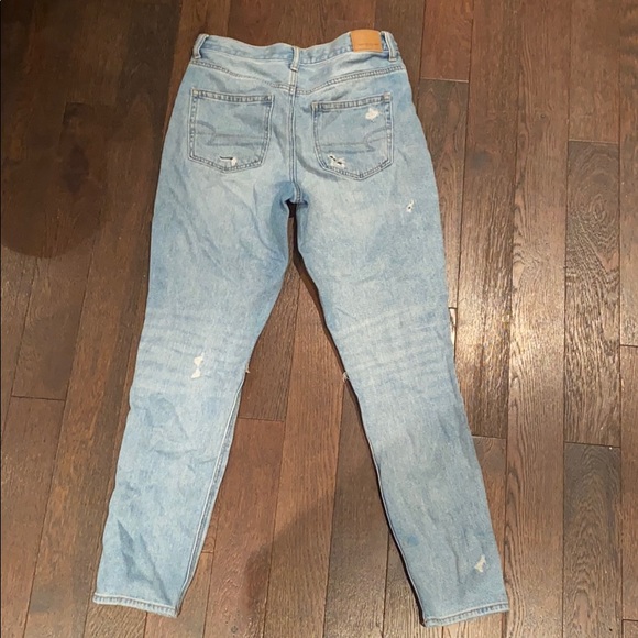 American eagle mom jeans, size 2. - Picture 2 of 3